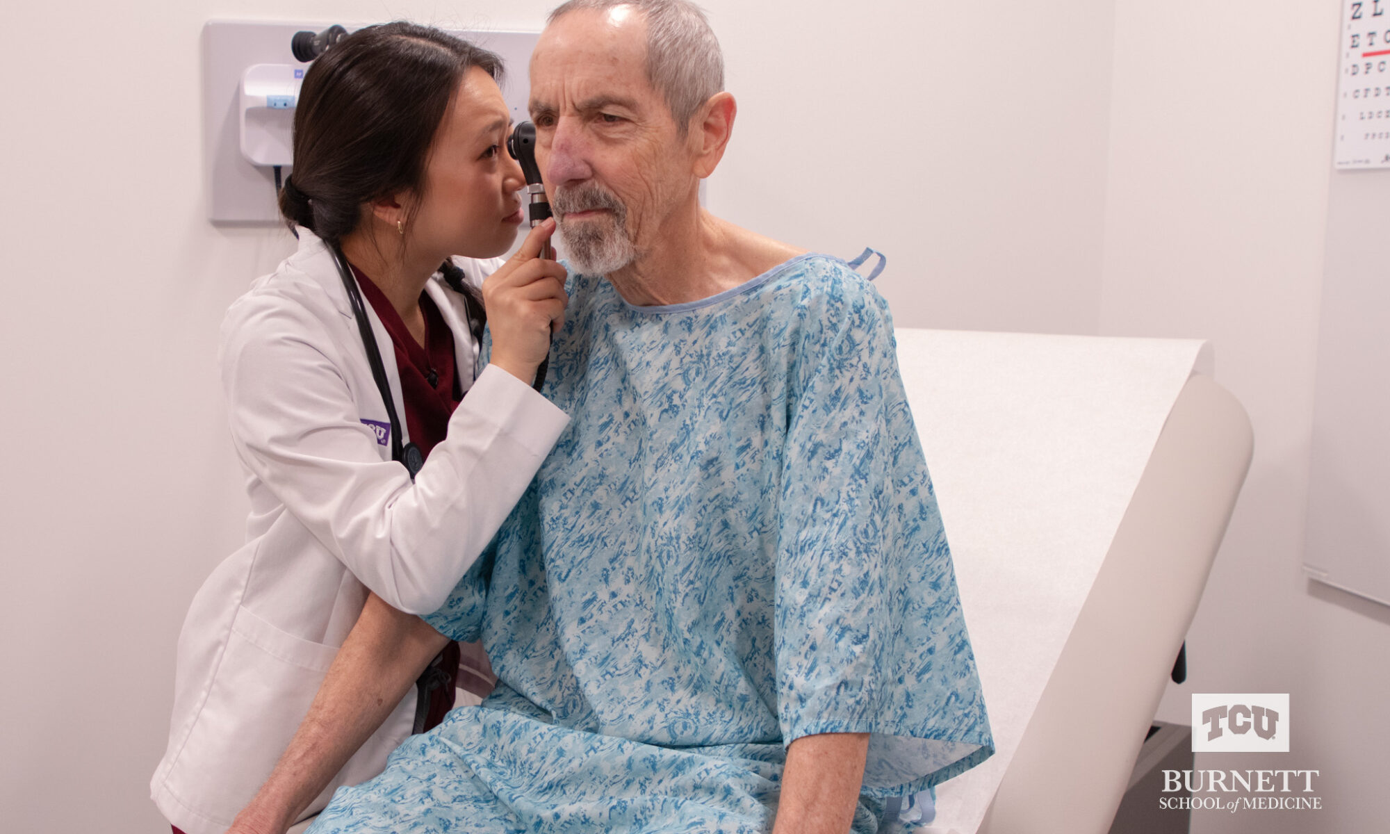 Thien An Nguyen, MS-2, examines a Standardized Patient at the Anne Burnett Marion School of Medicine at Texas Christian University.