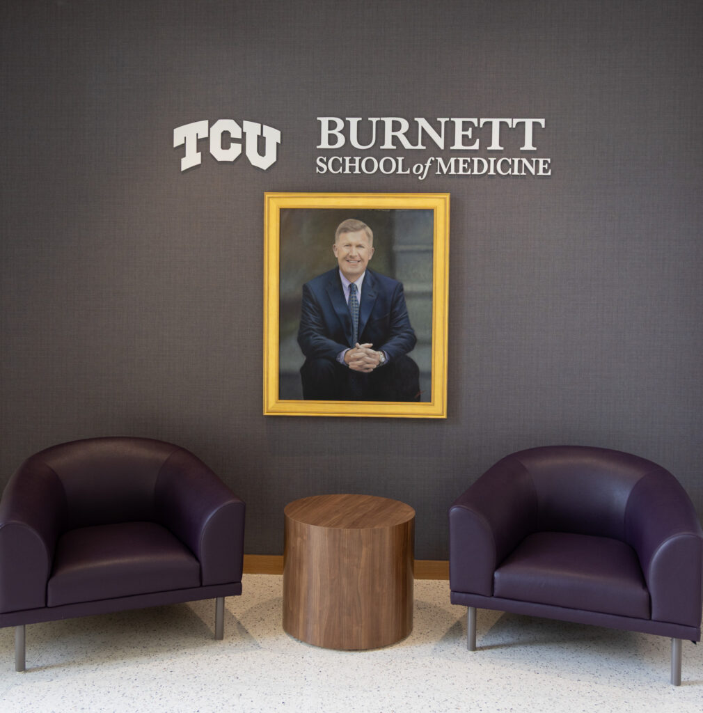 TCU Chancellor Emeritus Victor J. Boschini, Jr., commissioned a portrait of Dean Stuart D. Flynn, M.D., to commemorate the first 10 years of the School of Medicine and Dr. Flynn's 10th anniversary as the Founding Dean. 